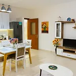 Daire Albis Center Selvia *