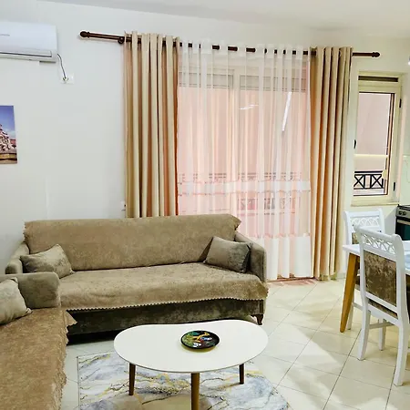 Albis Center Selvia アパート *